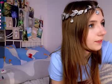 girl
        cute_fox_girl cam image #2592426