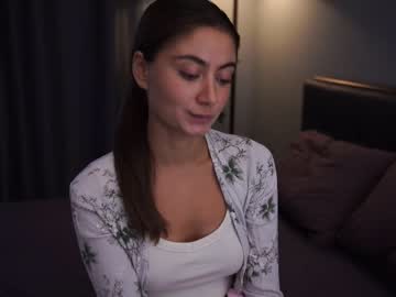 girl
        tessarosse_ cam image #1878336