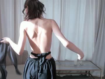 girl
        edithgalpin cam image #2726291