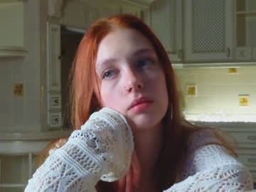 girl
        shirleywhitney cam image #2239805