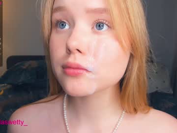 girl
        sun_shiiine cam image #1253290