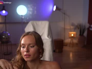 girl
        chillwithkira cam image #1564946