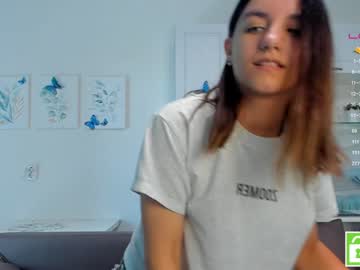 girl
        karalyons cam image #1359942