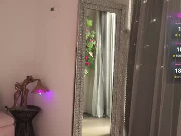 girl
        mysticxkitty cam image #4092373