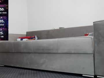 girl
        carmela_fox cam image #4211275