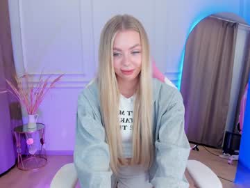 girl
        cassie_palmer cam image #3637205