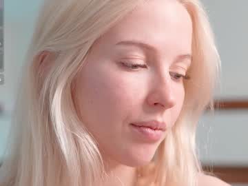 girl
        my_stella cam image #3719369