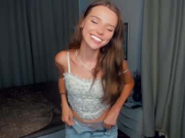 girl
        daisyfoulks cam image #3097769