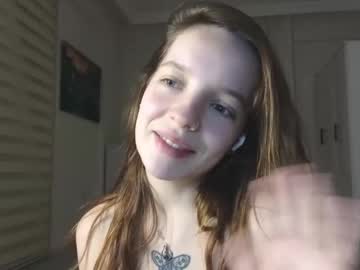 girl
        my_mia_ cam image #3828518