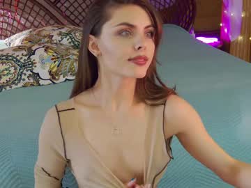 girl
        girl_next_door19 cam image #594260