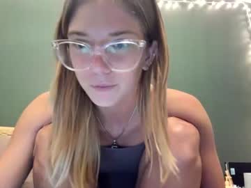 girl
        oliviahansleyy cam image #2782140