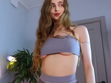 girl
        mira_lanes cam image #3535266