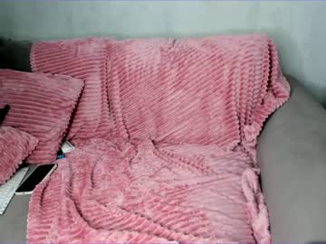 girl
        bboobscarol_ cam image #1073932