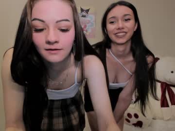 couple
        flowery__girls cam image #1085163