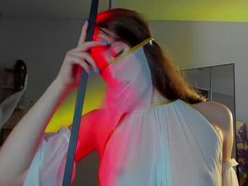 girl
        _meganmeow_ cam image #1029915