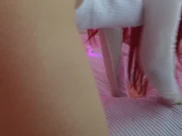 girl
        lizzy_peach cam image #3500770