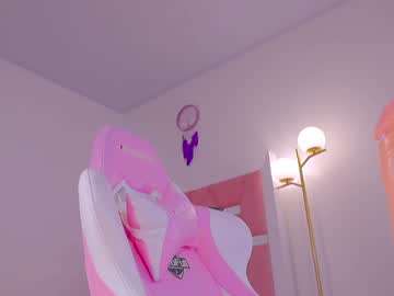 girl
        nicolle_mitchelle cam image #3387497