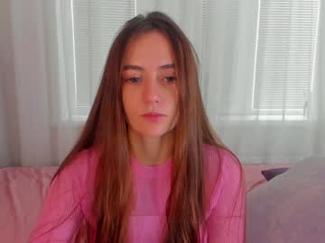 girl
        angelina_new cam image #1508963