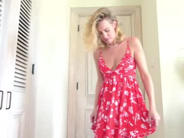 girl
        island_peach cam image #3532931