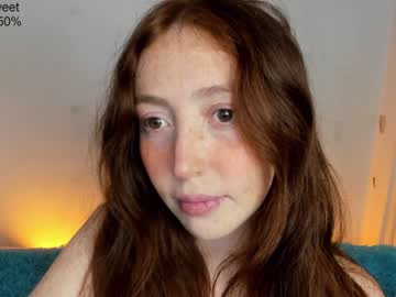 girl
        niilaa cam image #1611665