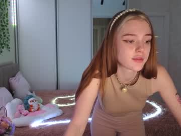 girl
        cyberslime cam image #1898452