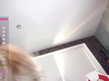 girl
        awondrr cam image #2778657