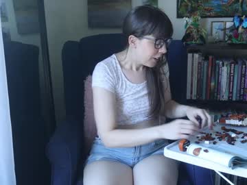 girl
        ellynaomi cam image #3019085