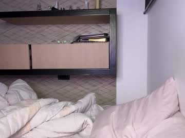 girl
        latinella cam image #3863951