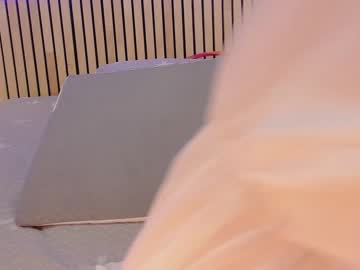 girl
        little_effy18 cam image #2167900