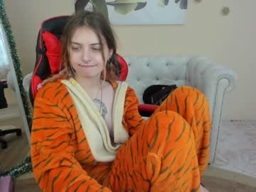 girl
        kaleriaminx cam image #369725
