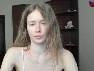 girl
        oksanafedorova cam image #2937640
