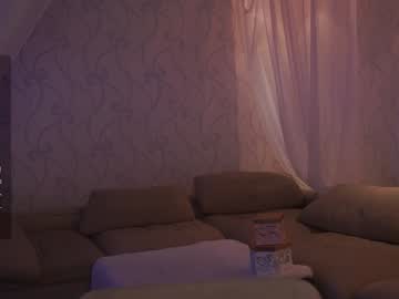 girl
        alodiedonnay cam image #3766810