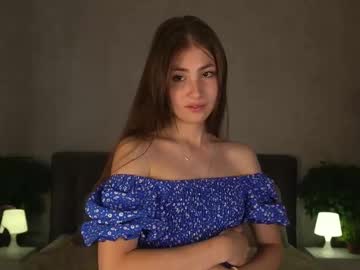 girl
        lynnaaspen cam image #4615959