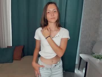 girl
        bridgetenderby cam image #3122278