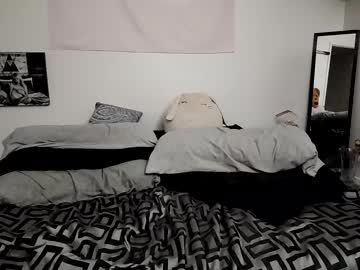 couple
        molkkan cam image #695100