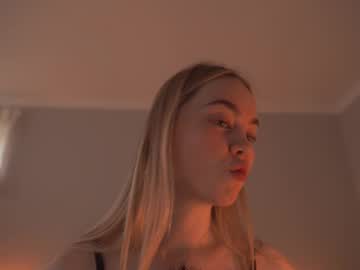 girl
        bibi_it_is cam image #4463977