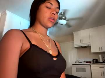 girl
        puertoricanpr cam image #3130252