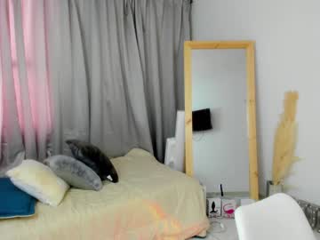 girl
        lulu_lopez cam image #399961