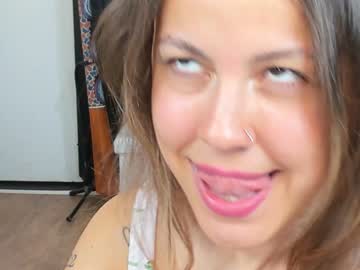 girl
        daily_stories cam image #801743