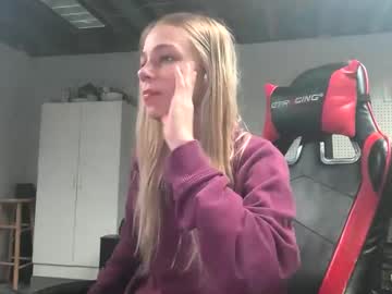couple Close-up Pussy Web Cam Girls with chloe_damian