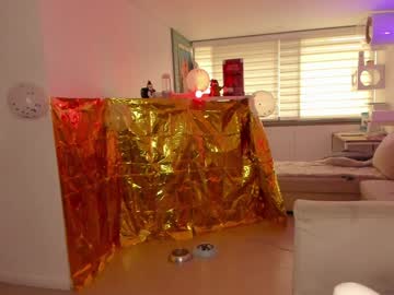 girl
        lonelly_lolly98 cam image #3886720