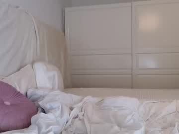 girl
        lilemilyy cam image #2110927