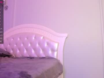 girl
        izumi__li cam image #83910