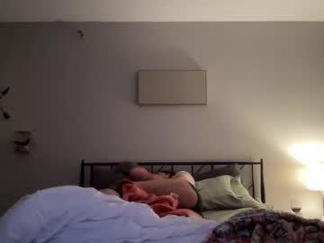 couple
        jamesandlivgolive cam image #1169015