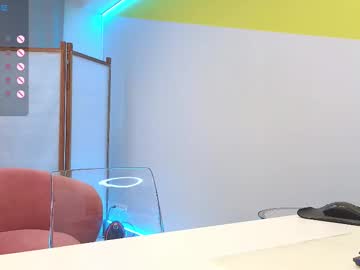 girl
        lovlybambi cam image #4095456