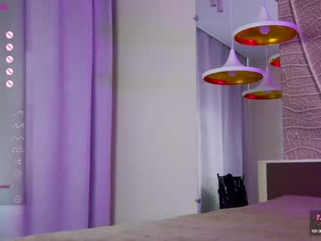 girl
        brightrays__ cam image #2945658