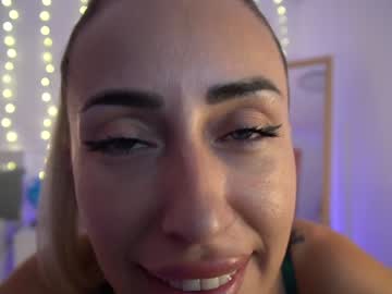 girl
        laramonroe_ cam image #3411213