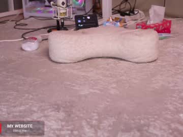 girl
        lil_eva cam image #2903025
