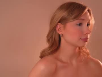 girl
        april_blush cam image #4470497