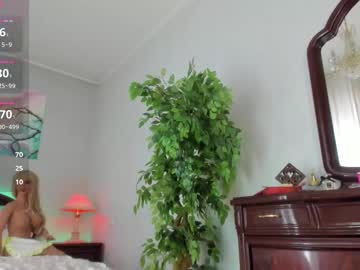 girl
        flower_nicole cam image #4439984